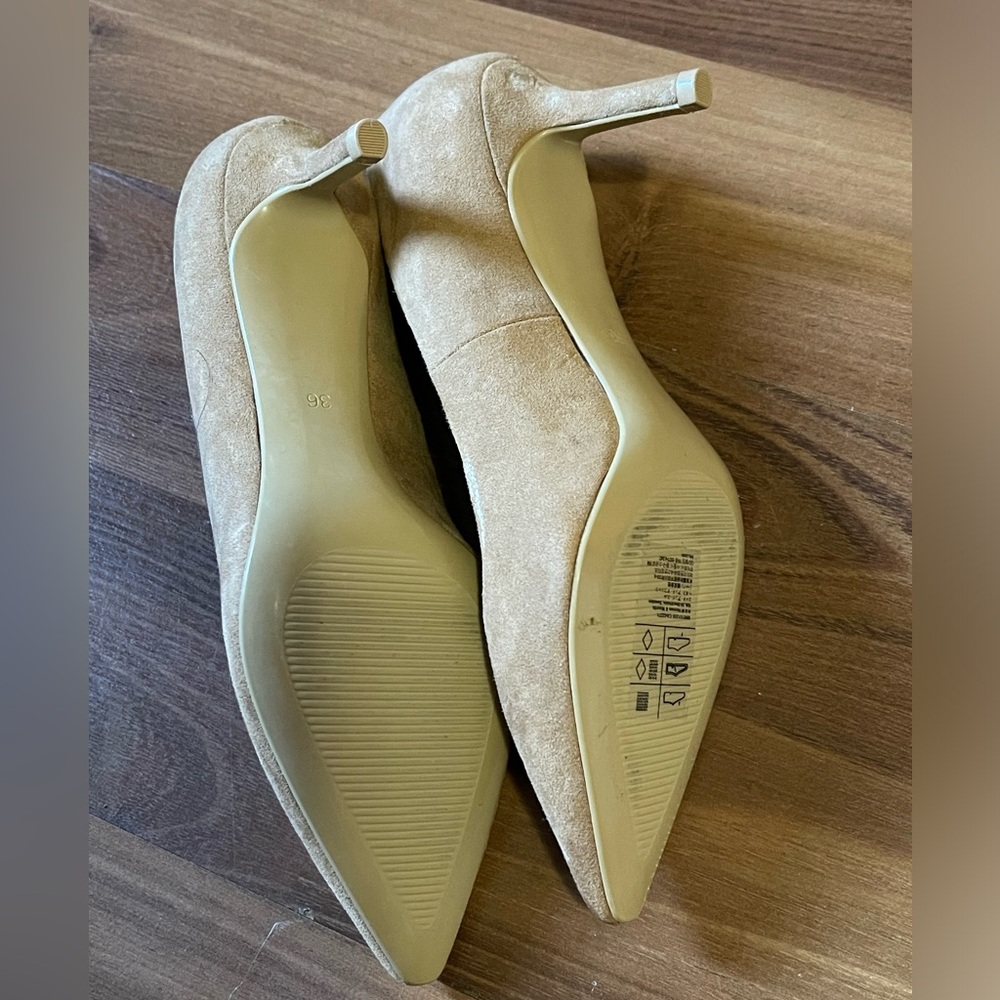 Heels - Picture 2 of 6